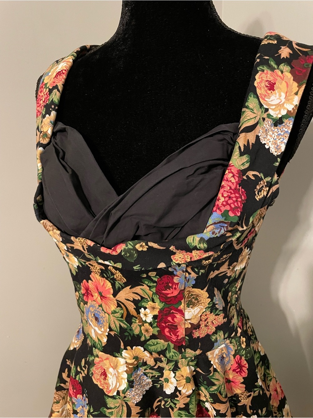 Lindy Bop Black Floral Retro Vintage-Style Midi Dress - Picture 2 of 7